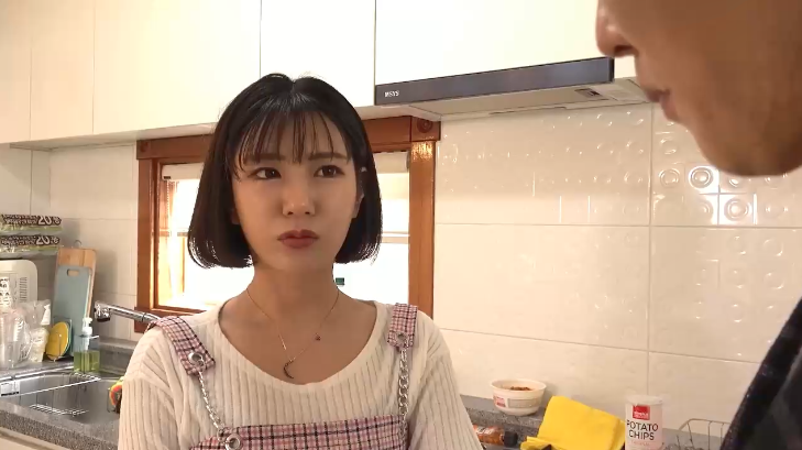 Cuộc dạo chơi tình dục của mẹ và con gái Cuộc dạo chơi tình dục của mẹ và con gái