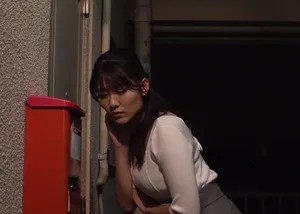 Qua nhà phàn nàn gã nhà đối diện ghê tởm vì tiếng phim sex quá to và cái kết Qua nhà phàn nàn gã nhà đối diện ghê tởm vì tiếng phim sex quá to và cái kết